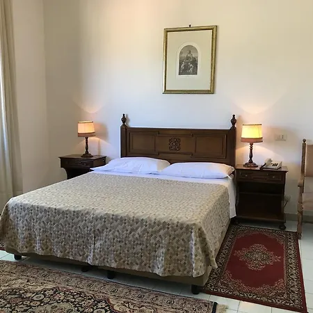 Hotel Mediterranée 4*