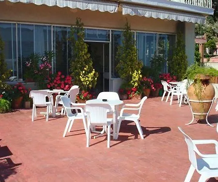 Hotel Mediterranee 4*