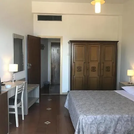 Mediterranee Hotel 4*