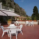 Mediterranee מלון