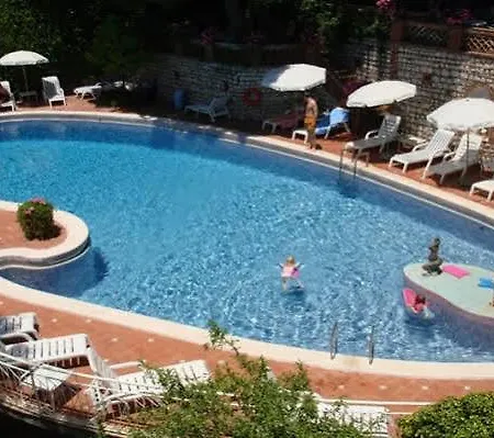 Mediterranée Hotel 4*